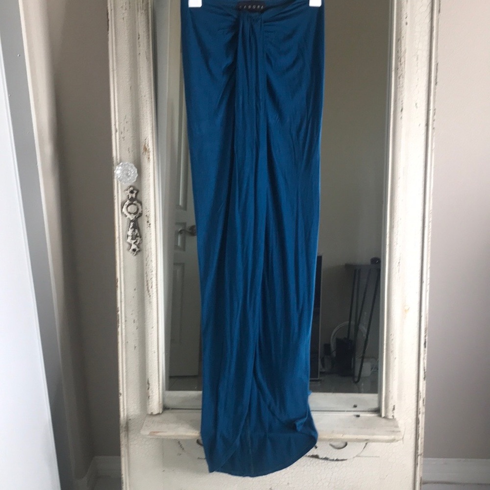 Woman’s crop top with high waisted skirt (set)